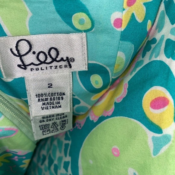 Lilly Pulitzer size 2 good condition with minor fading - Picture 7 of 7